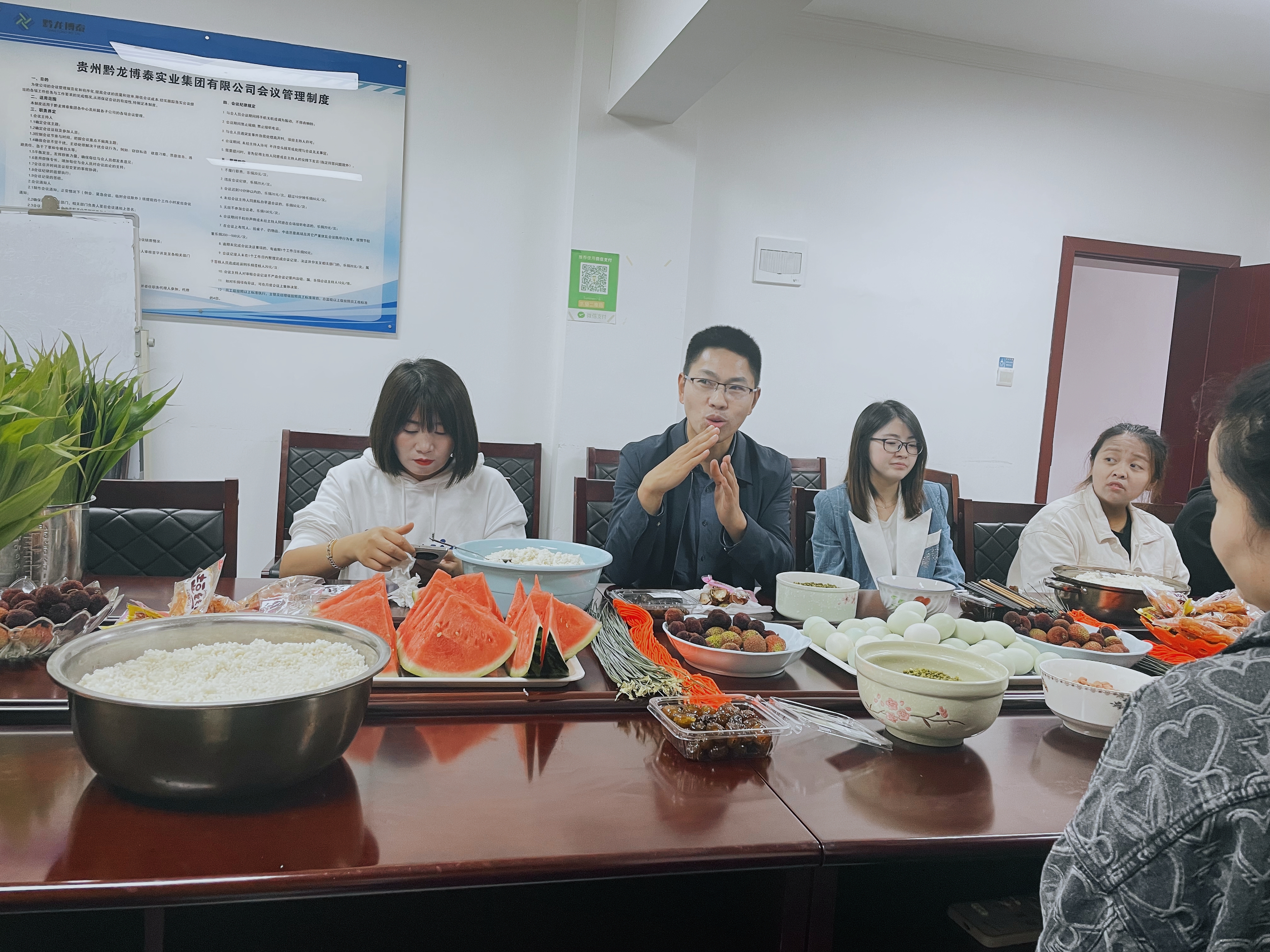 1654140788272252.jpg bd1e4e5e7bade6c5df80613e1f55340.jpg